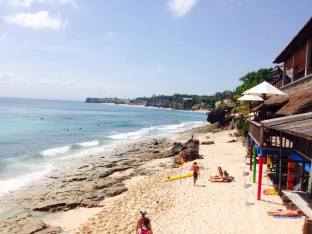 Bingin beach, travel to Bali, Indonesia